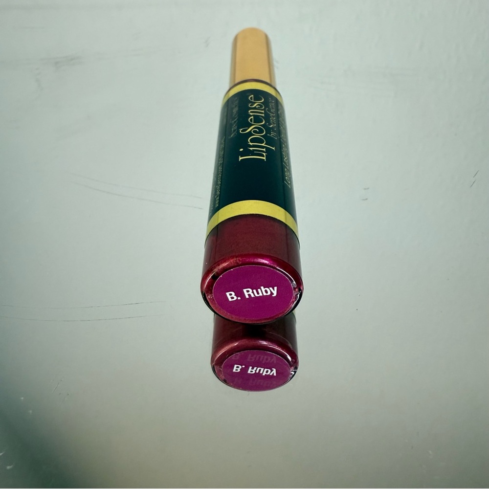 B. Ruby Senegence Lipsense Long Lasting Liquid Lipstick 0.25 oz SEELED